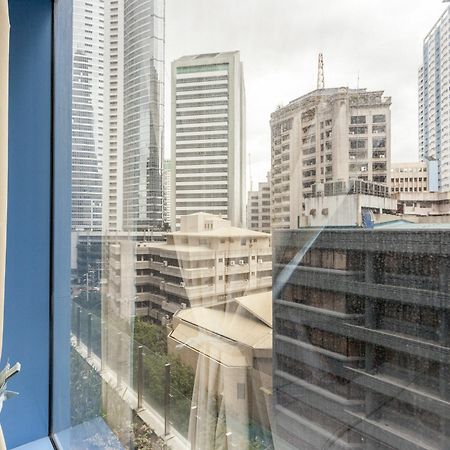 Csuites At Two Central Residences Makati City Exterior foto