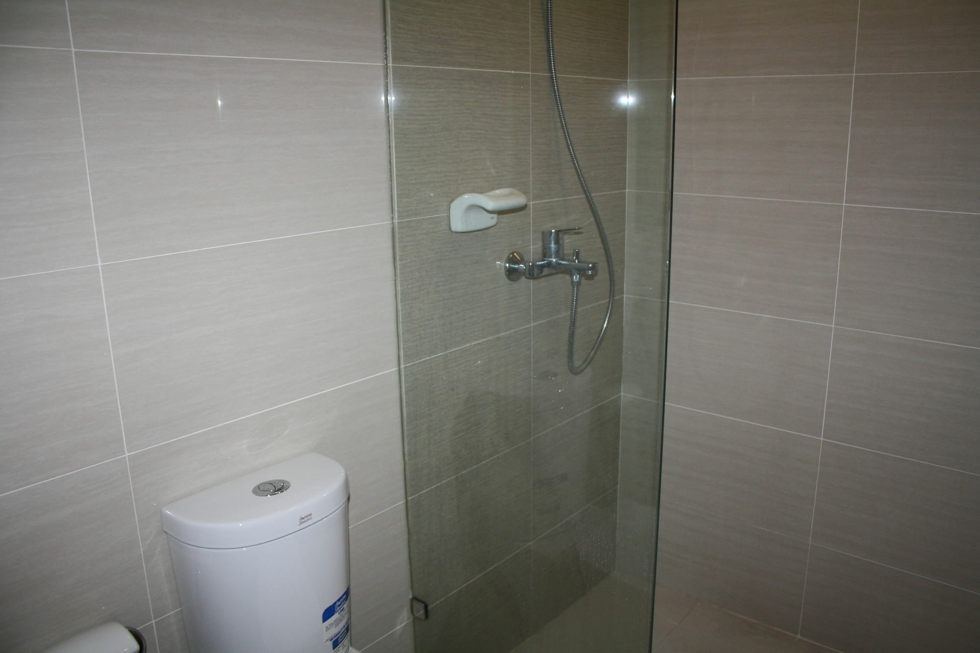 Csuites At Two Central Residences Makati City Exterior foto